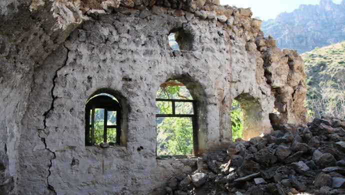 Keldani kilisesi definecilerin hedefinde